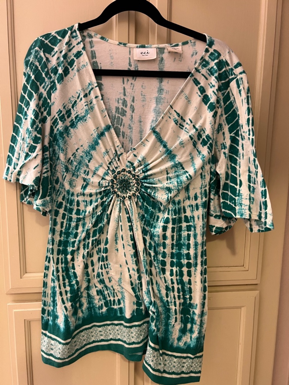 ECI Green and White Tie-Dye Tunic with Decorative Ring